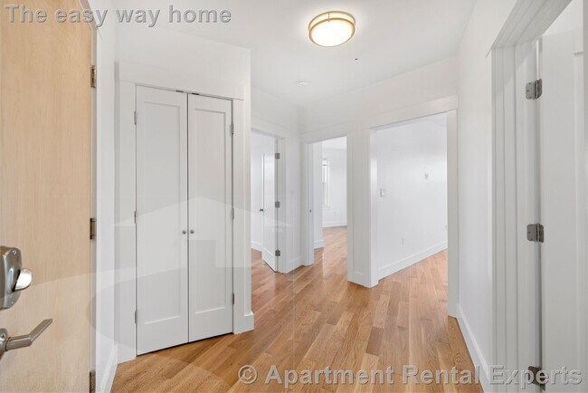 406 Columbia St, Unit #7 in Cambridge, MA - Building Photo - Building Photo