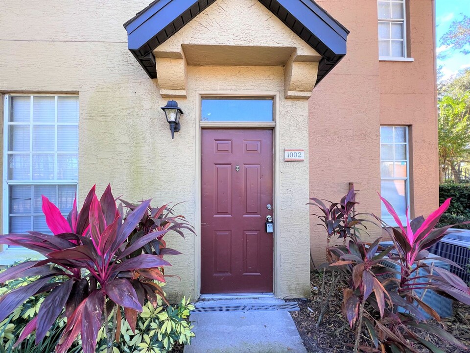 6340 Raleigh St in Orlando, FL - Building Photo