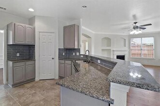 1525 Dimmit Dr in Carrollton, TX - Building Photo - Building Photo