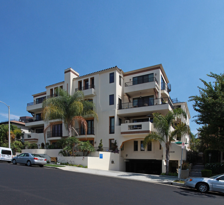 Residential Condominums in Los Angeles, CA - Building Photo