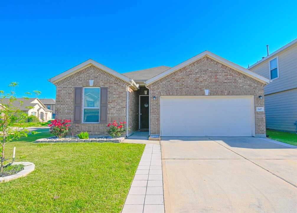 2607 Oakwood Blf Trl in Houston, TX - Building Photo