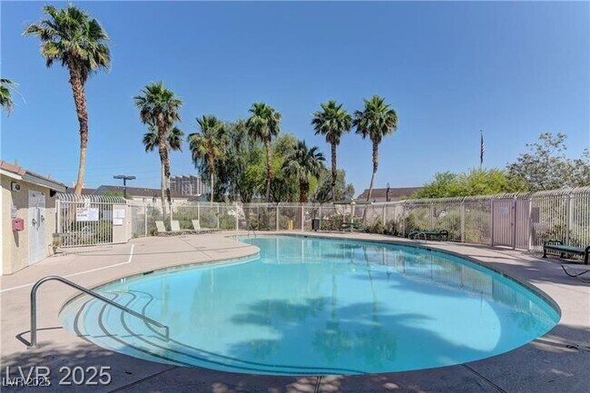 4838 Double Down Dr in Las Vegas, NV - Building Photo - Building Photo
