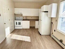 96 Palm St in Nashua, NH - Building Photo