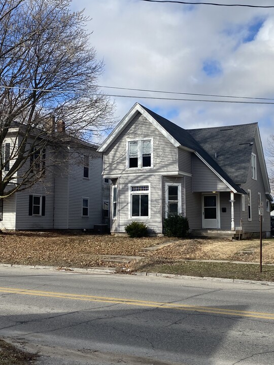 1211 Summer St in Burlington, IA - Building Photo