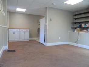 130 Park St, Unit 2 in North Reading, MA - Foto de edificio - Building Photo