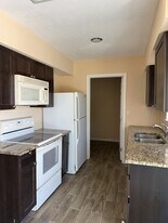 2236 Wolverton Ct in Alva, FL - Building Photo