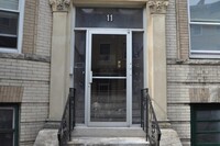 19 Saint Lukes Rd, Unit 3 in Boston, MA - Foto de edificio - Building Photo