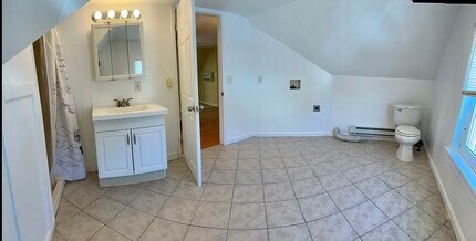 84 Saratoga Ave, Unit 3 in Waterford, NY - Building Photo - Building Photo