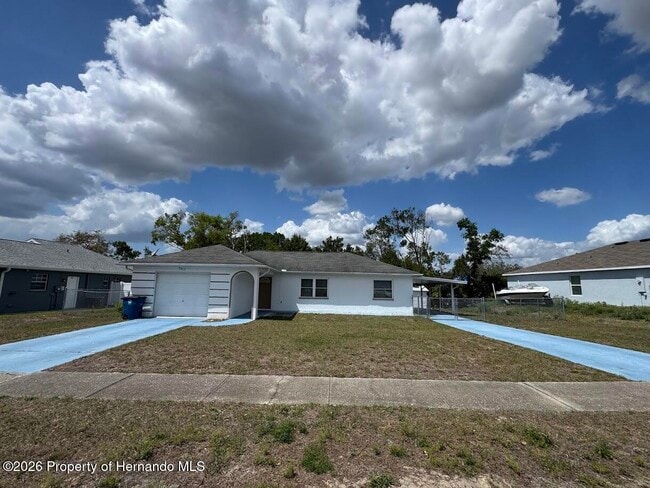 property at 5317 Woodridge Ln