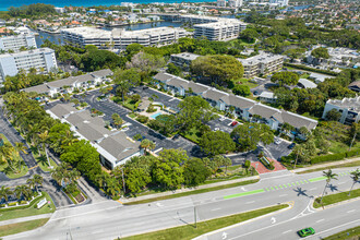 Domaine Delray in Delray Beach, FL - Building Photo - Building Photo