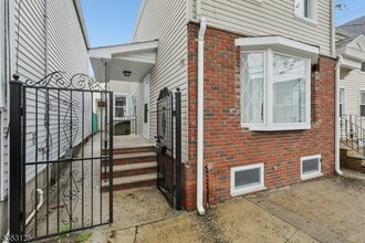 72 Houston St in Newark, NJ - Building Photo - Building Photo