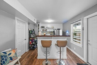 609 Sealy Ave in Galveston, TX - Building Photo - Building Photo