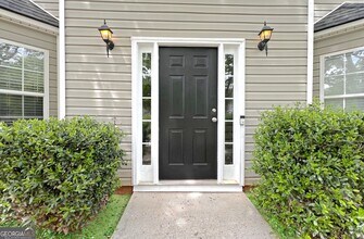 5983 Hitt Lake Trail in Stone Mountain, GA - Building Photo - Building Photo