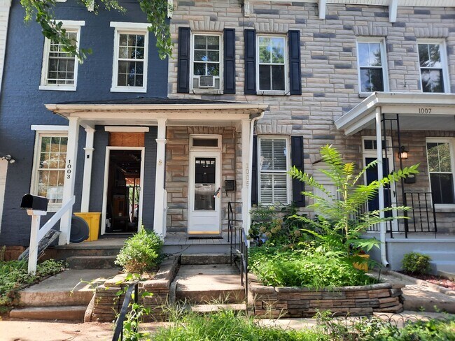 property at 1005 W 38th St