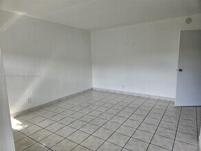 6021 Polk St in Hollywood, FL - Building Photo - Building Photo
