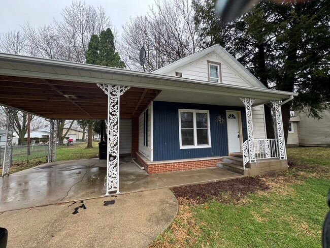 property at 303 S Henry St