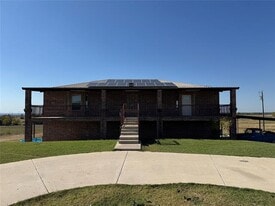 528 Co Rd 4227 in Decatur, TX - Building Photo