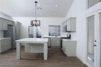 248 Misty Garden St in Henderson, NV - Building Photo - Building Photo
