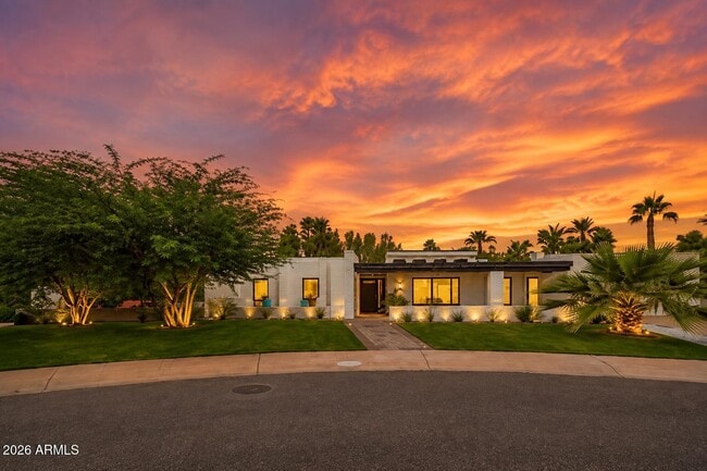 property at 7866 E Vía Bonita