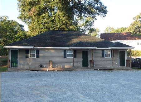 3555-3571 Edgewood Rd in Millbrook, AL - Foto de edificio