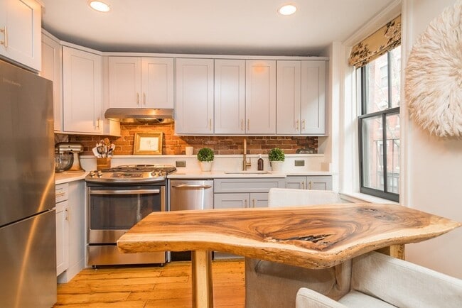 42 Garden St in Boston, MA - Building Photo - Building Photo