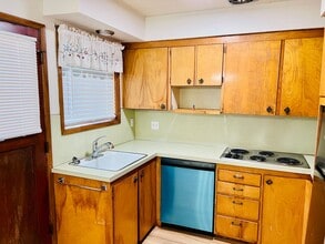 7045 SE Woodward St in Portland, OR - Building Photo - Building Photo