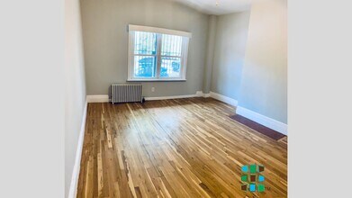 131 Hall Street, Unit Apt1 in Brooklyn, NY - Building Photo - Building Photo