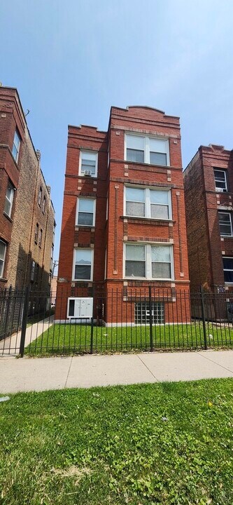 1113 N Central Park Ave in Chicago, IL - Building Photo