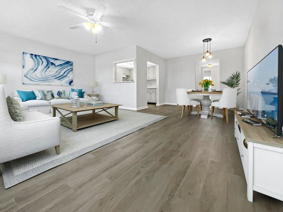94 Northampton E in West Palm Beach, FL - Building Photo
