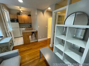 72 Revere St, Unit 2F in Boston, MA - Building Photo - Building Photo