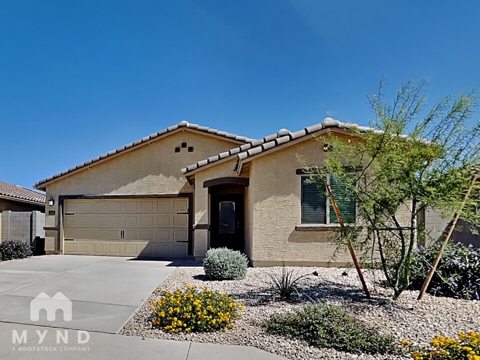 1090 W Virginia Ave in Florence, AZ - Building Photo