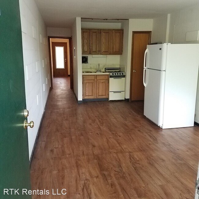 28 E Stewart Rd in Columbia, MO - Foto de edificio - Building Photo