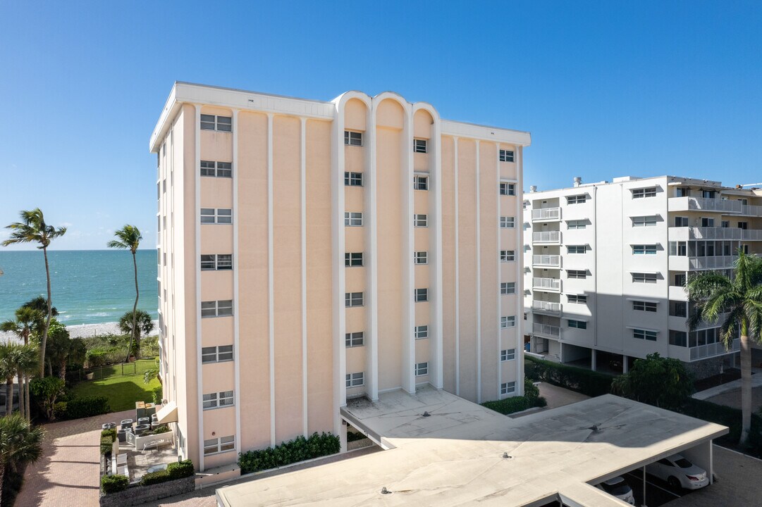 The Diplomat Club in Naples, FL - Building Photo