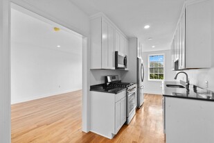 20 Follen St, Unit #1 in Cambridge, MA - Building Photo - Building Photo