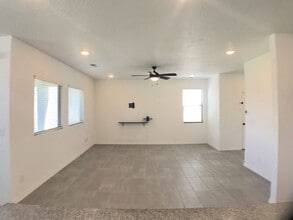 313 Wyatt Ave SW in Los Lunas, NM - Building Photo - Building Photo