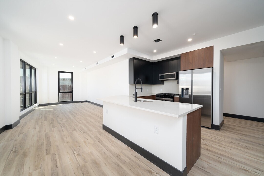 257 14th St in Hoboken, NJ - Building Photo