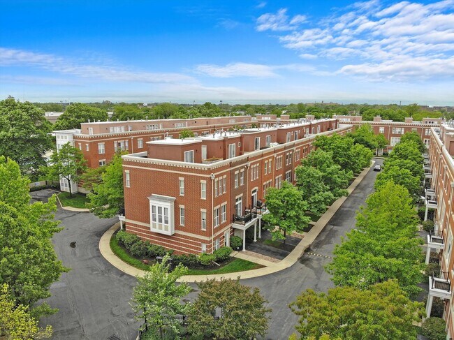 2715 W Dakin St in Chicago, IL - Building Photo - Building Photo