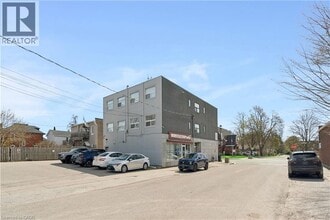 1 Elgin St N in Acton, ON - Building Photo - Building Photo