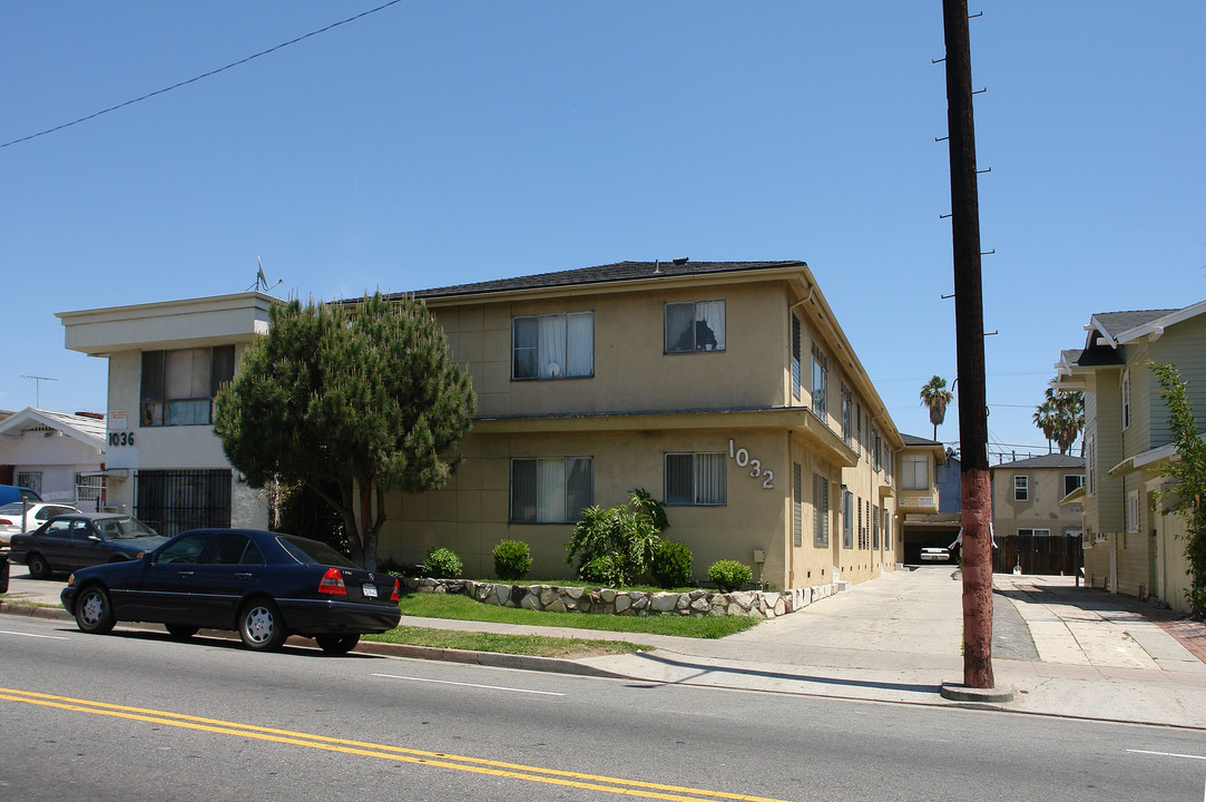 1032 N Normandie Ave in Los Angeles, CA - Foto de edificio