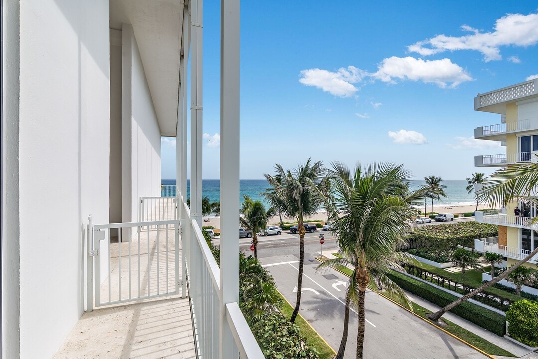 400 S Ocean Blvd in Palm Beach, FL - Building Photo