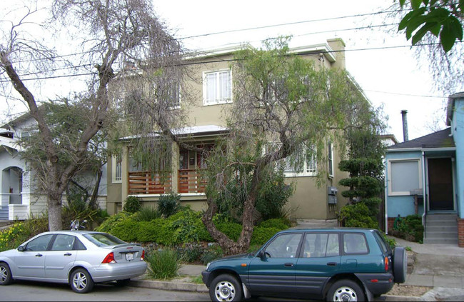 2117-2119 Sacramento St in Berkeley, CA - Building Photo - Building Photo