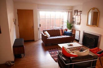 143 S Hayworth Ave in Los Angeles, CA - Building Photo - Building Photo