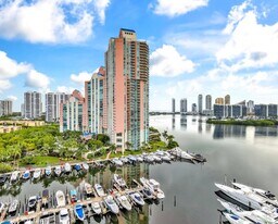 3340 NE 190th St in Miami, FL - Building Photo