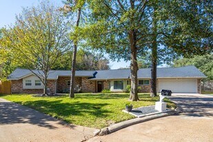 11433 Ash Creek Dr in Houston, TX - Building Photo