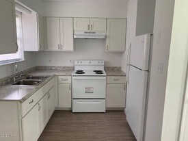 168 N Comet Ave in Panama City, FL - Building Photo