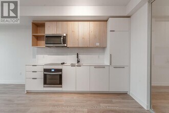 1185 Dupont St in Toronto, ON - Building Photo - Building Photo