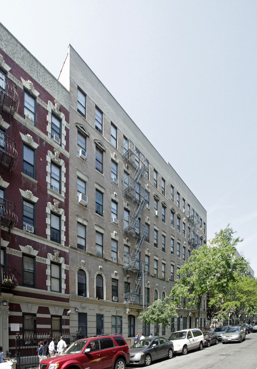 Malcom X Apartments in New York, NY - Foto de edificio