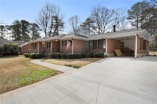 3088 Majestic Cir in Avondale Estates, GA - Building Photo - Building Photo