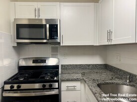 185 Freeman St, Unit 642 in Brookline, MA - Building Photo