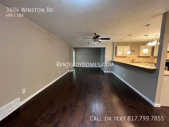 3604 Winston Rd in Fort Worth, TX - Building Photo